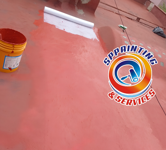 Pintor evaluando muros para decidir qué áreas pintar primero