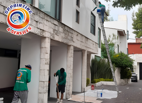 Servicios de pintura de casas en CDMX comprobando condición del muro